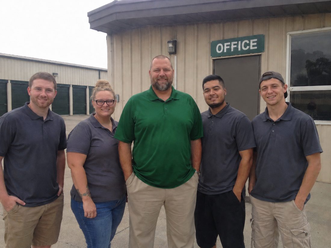 Pest control professionals in DeSoto, TX